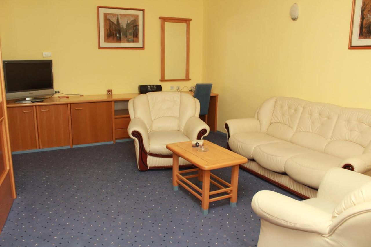 Hotel Prezident Palić Extérieur photo